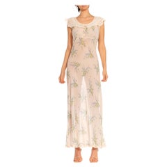 1930S Weiß & Blau Nylon Floral Slip Kleid mit Spitzenbesatz Ausschnitt