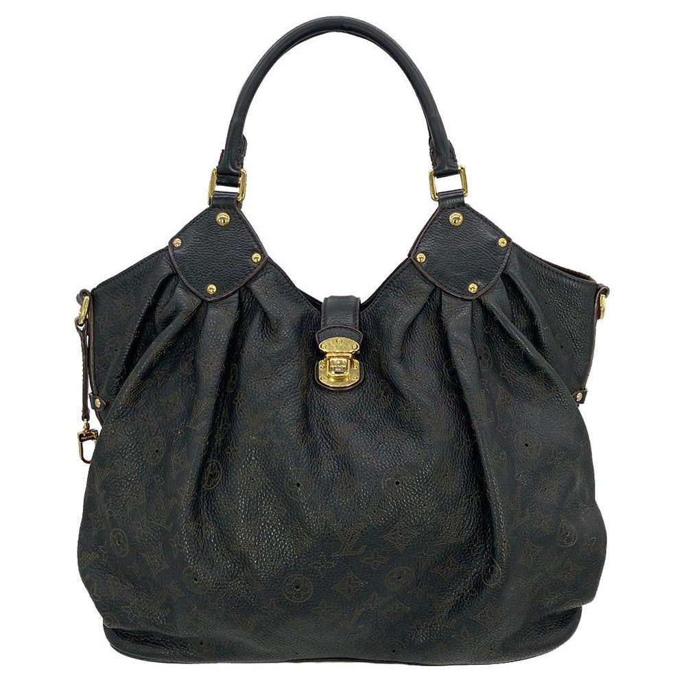 Sac à bandoulière Louis Vuitton Black Mahina GM en vente