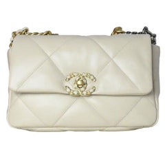 Chanel 19 Small Bag Beige