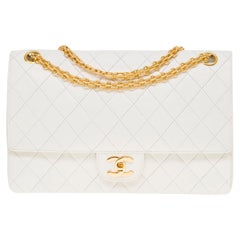 Chanel Classic double Flap shoulder bag in white quilted lambskin, GHW