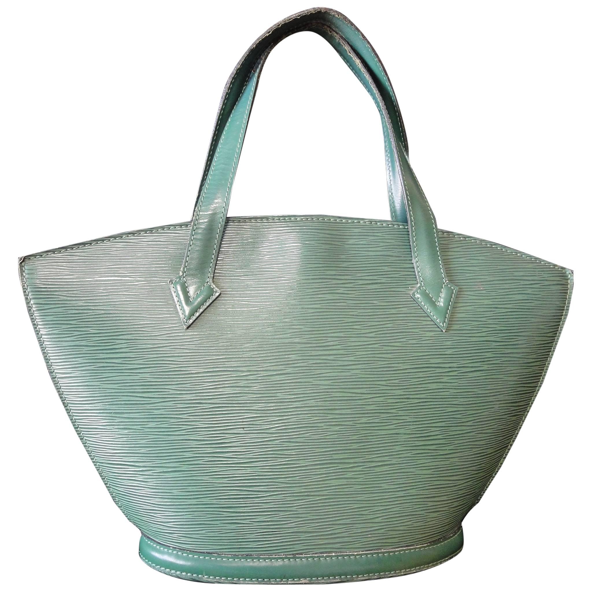 Vintage Louis Vuitton green epi tote bag in V shaped triangle. Perfect vintage  For Sale