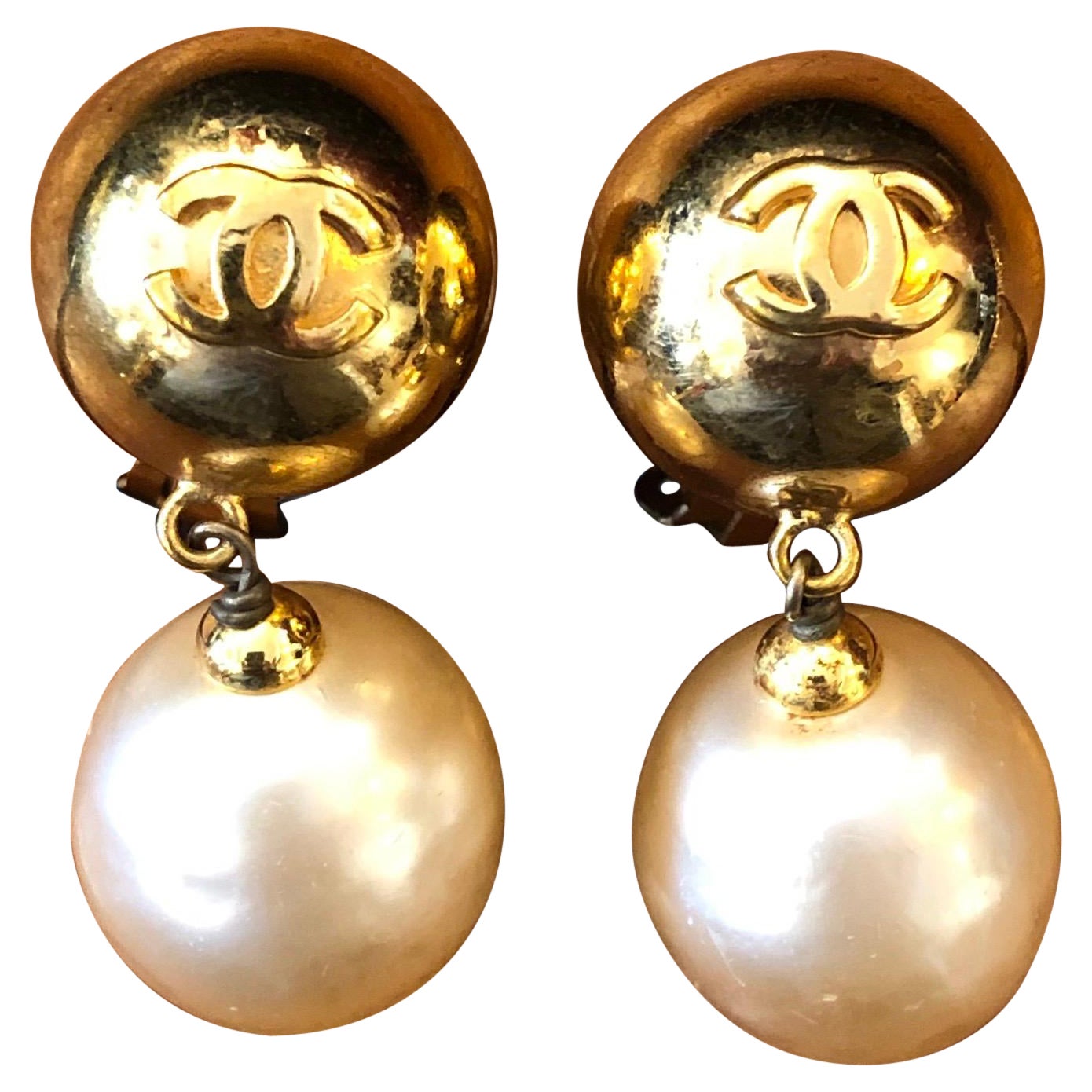 Vintage Chanel Gold Toned Sphere Faux Pearl Dangle Clip on Earrings