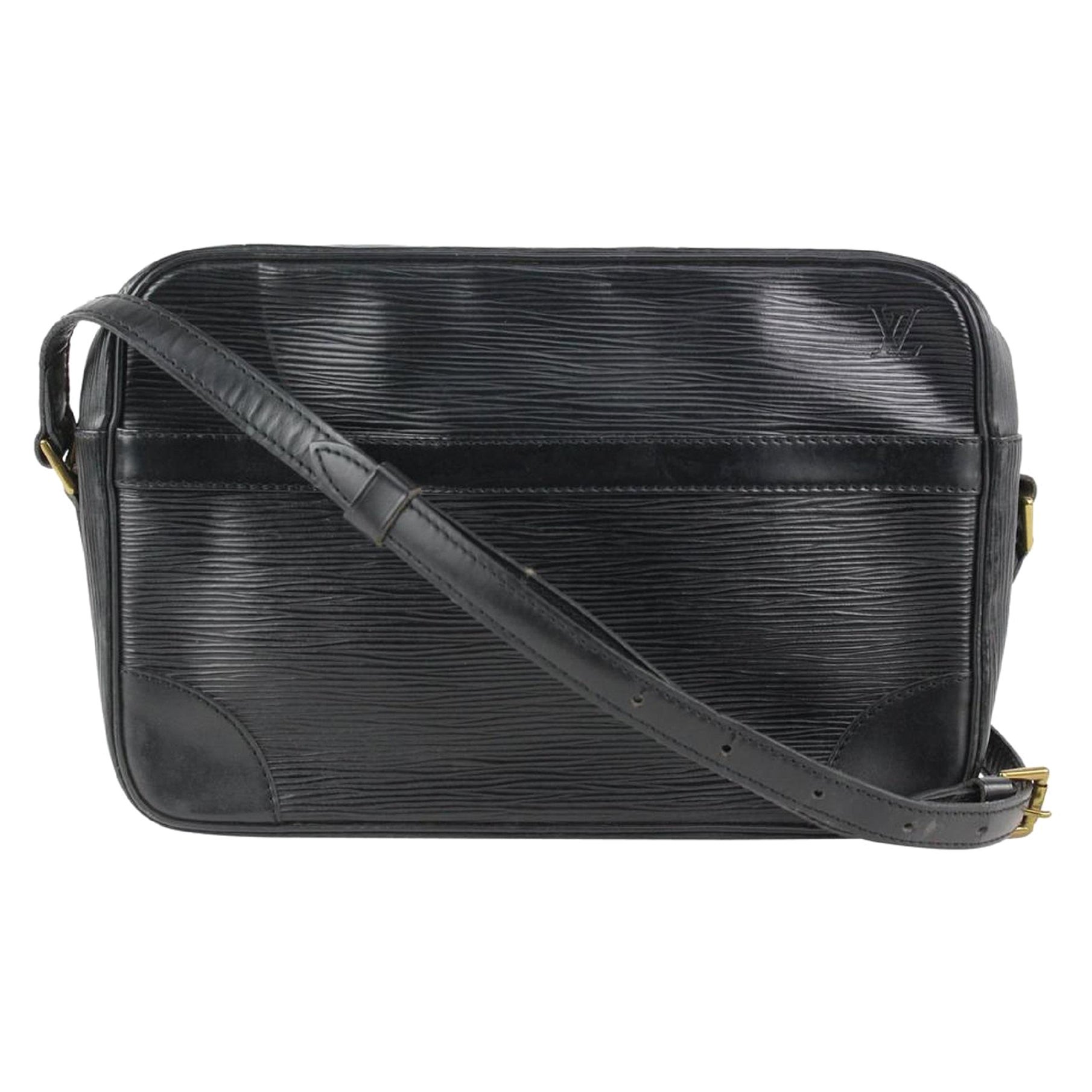 Louis Vuitton Black Epi Leather Trocadero 24 Crossbody Bag 3L1020  For Sale