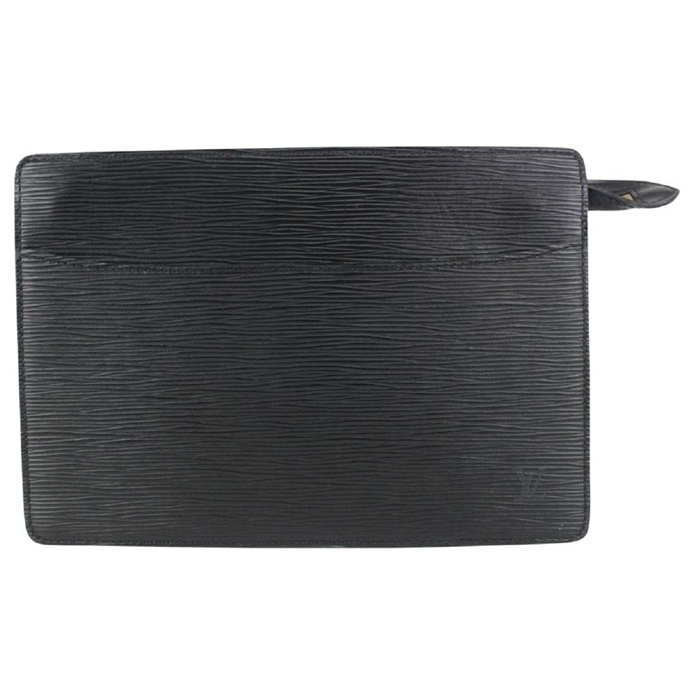 Louis Vuitton Pochette Black - 152 For Sale on 1stDibs