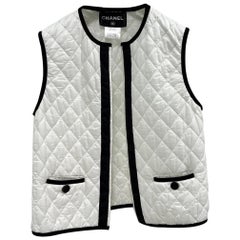 Chanel White Black Quilted Sleevless Vest Jacket
