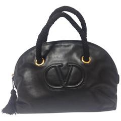 Vintage VALENTINO sac black nappa leather bolide style bag with a large V logo