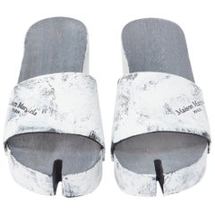 MAISON MARGIELA Tabi weiß lackierte Kegel-Holz-Clog-Sandalen EU35