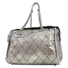 Chanel Bowlingtasche (Ultra Rare) Metallic Chain Bowler 234207 Silber Python