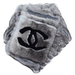 Chanel Orylag Pelzschal mit CC Mint