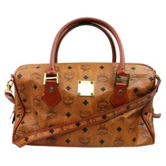 MCM Cognacfarbene Visetos Boston Tasche mit Monogramm und Riemen 862278