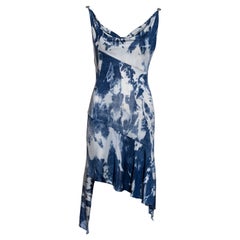 Christian Dior by John Galliano, schräg geschnittenes Seidenkleid mit Denim-Print, Herbst/Winter 2000