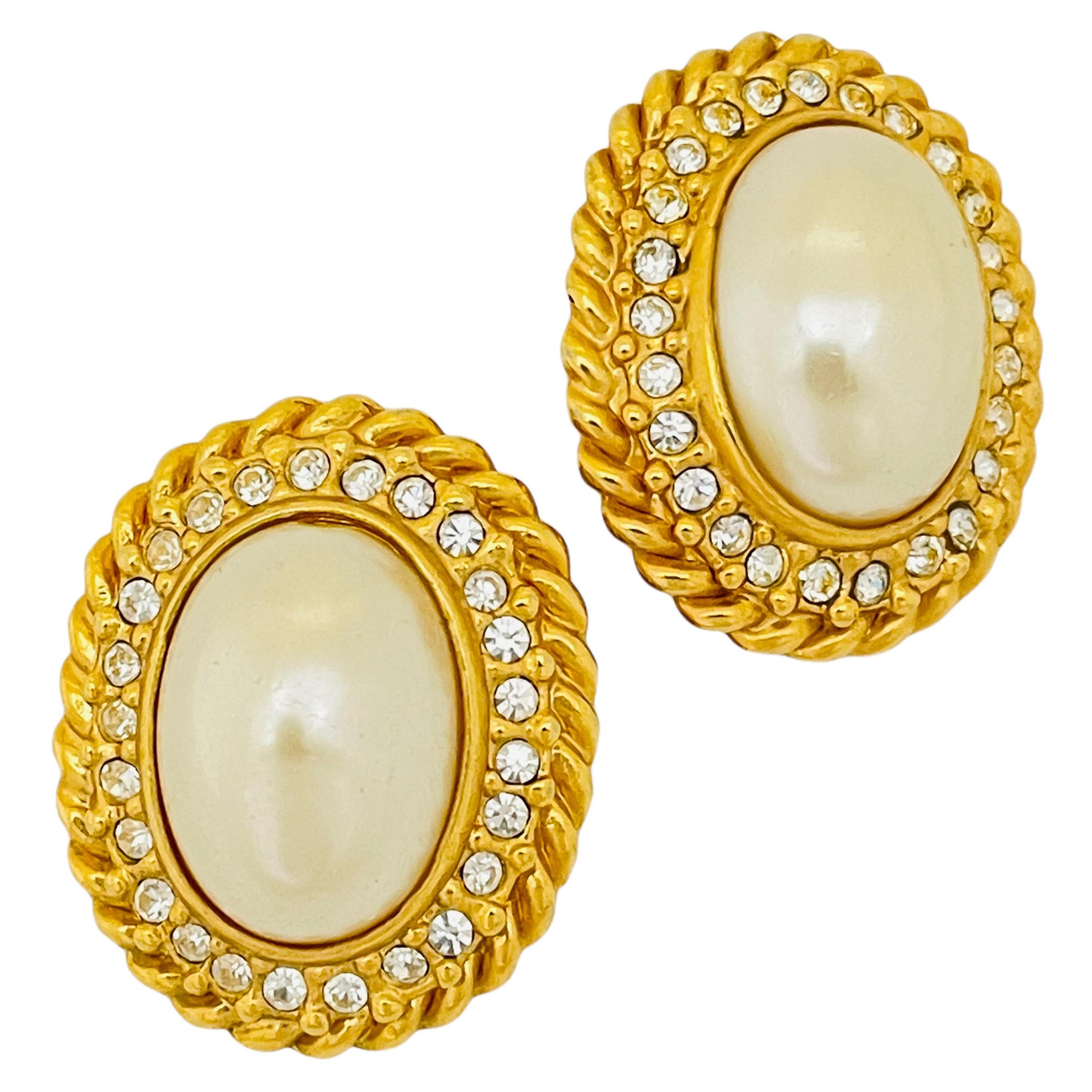 Vintage gold pearl rhinestone rope chain designer runway clip on earrings For Sale