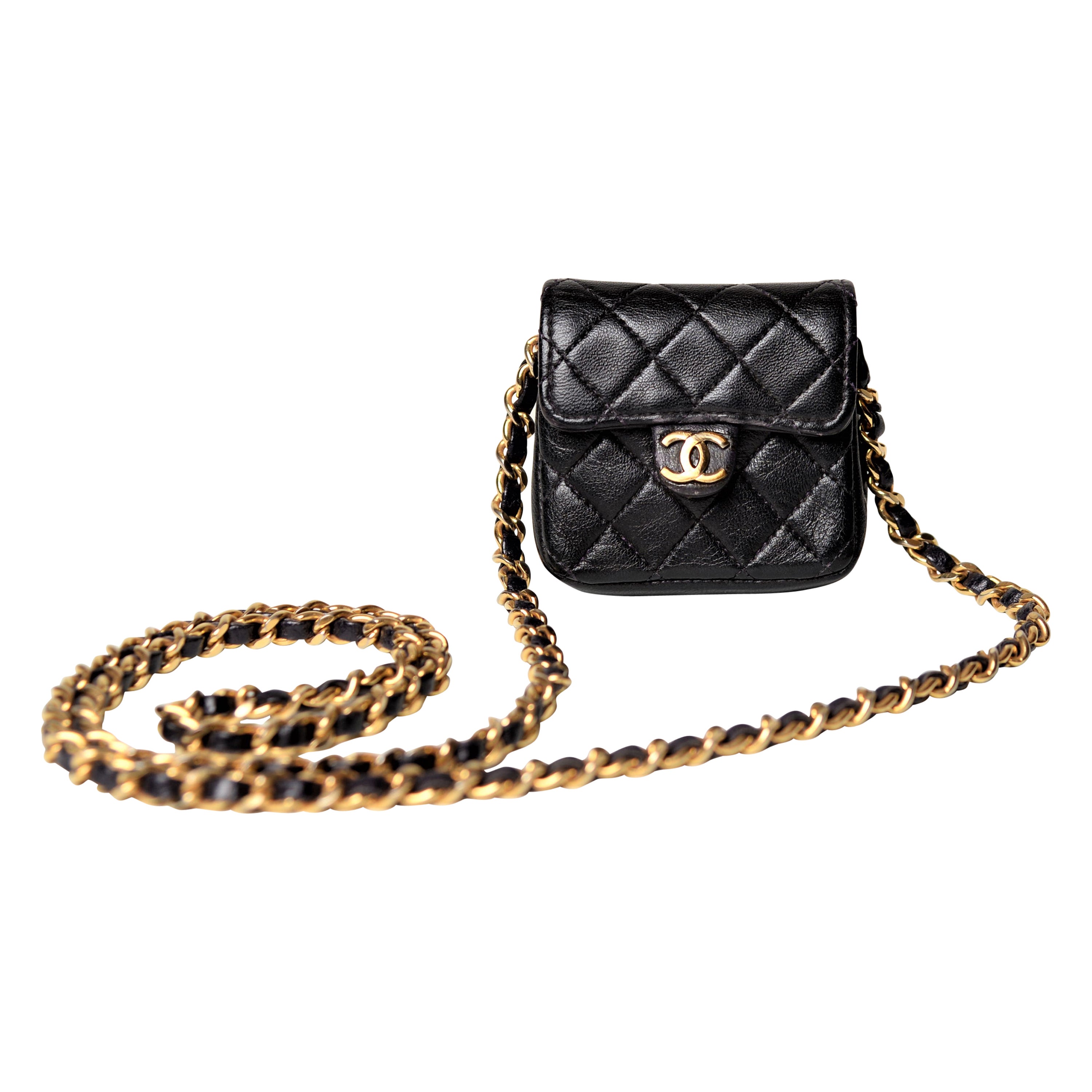 Chanel Vintage Micro Mini-Schultertasche mit Klappe Selten im Angebot bei  1stDibs