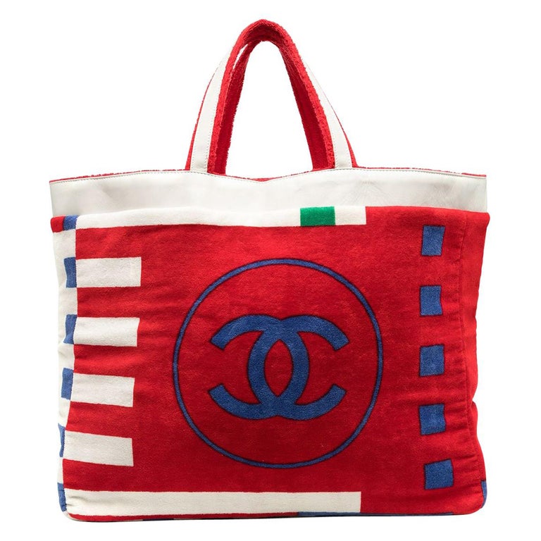 Chanel Vintage Jumbo Large CC Reversible Multicolor Lego Two Tone Red Beach  Tote For Sale at 1stDibs
