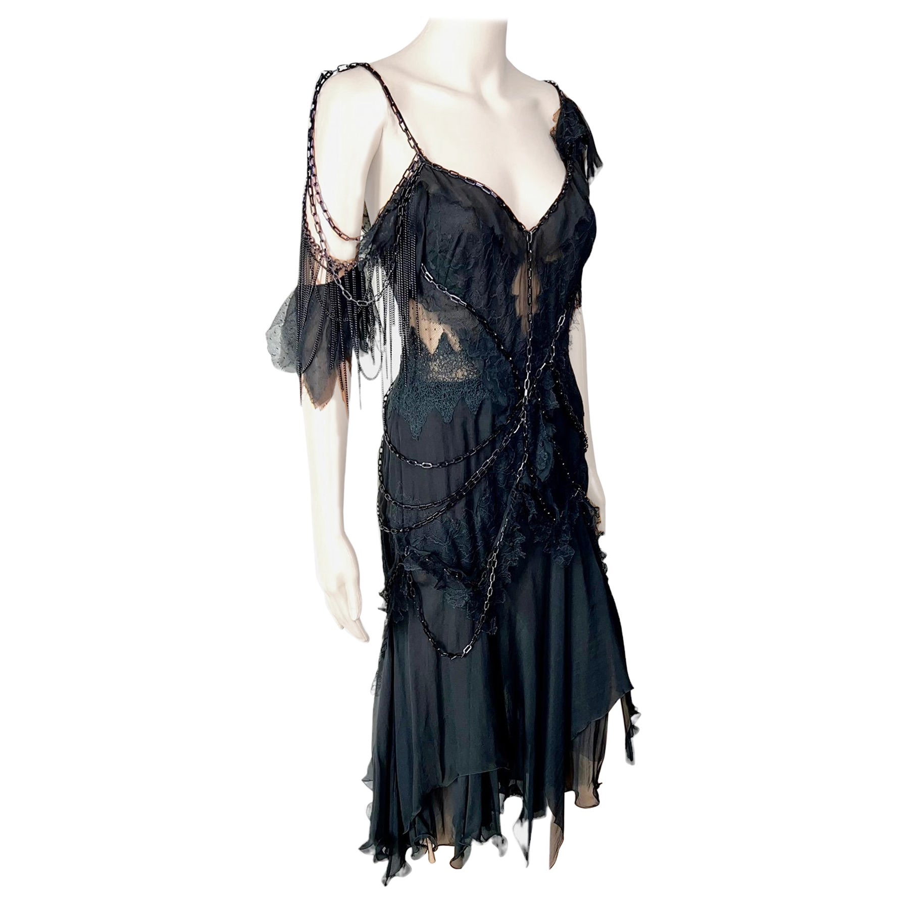 Versace F/W 2003 Laufsteg Kettenverziertes durchsichtiges Spitzenkleid mit offenem Rücken Schwarz