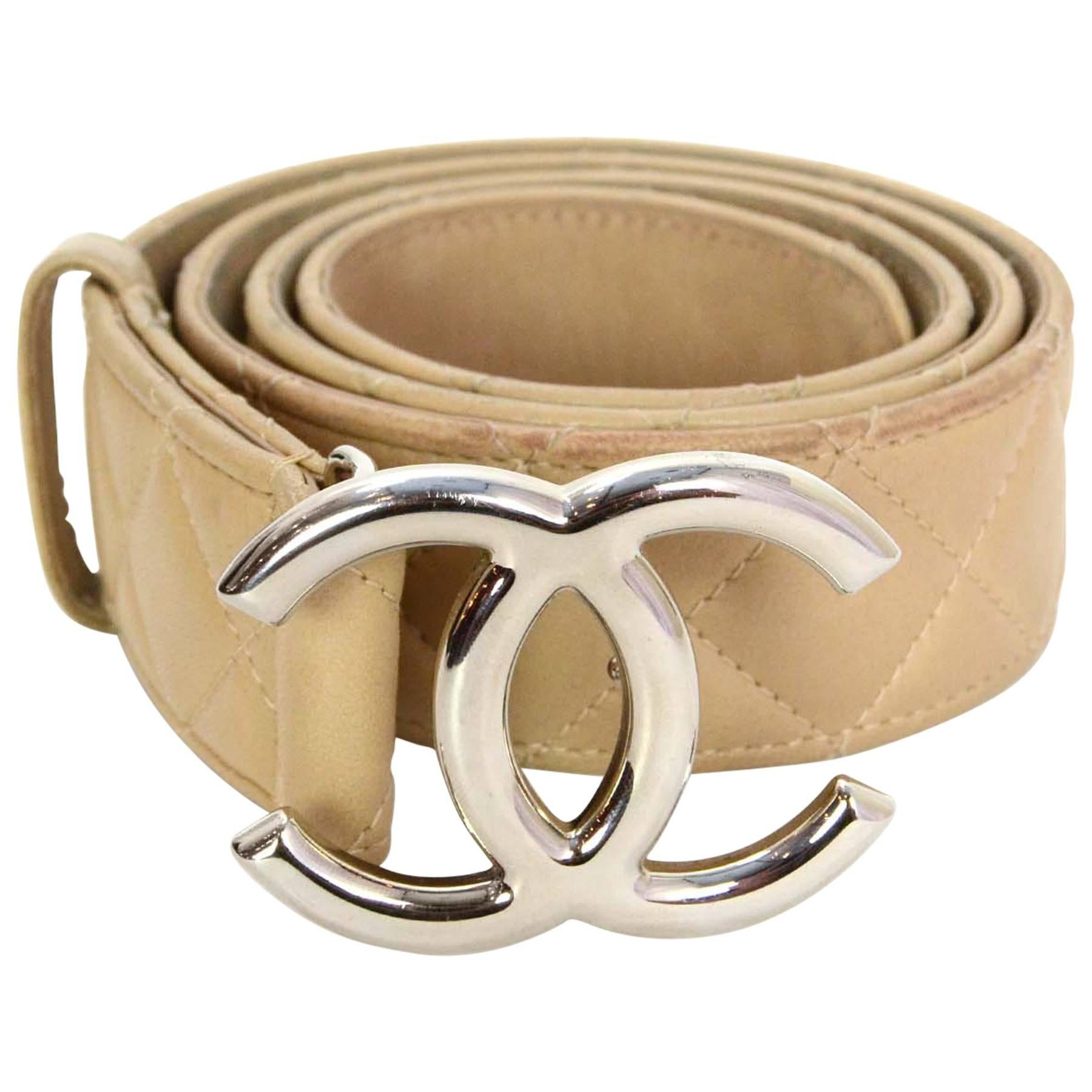 Chanel Beige gesteppter CC Gürtel aus Lammfell Gr. 90/36 SHW