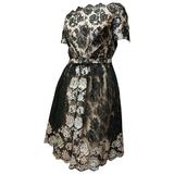 Robe de cocktail en dentelle rose et noire des années 1950