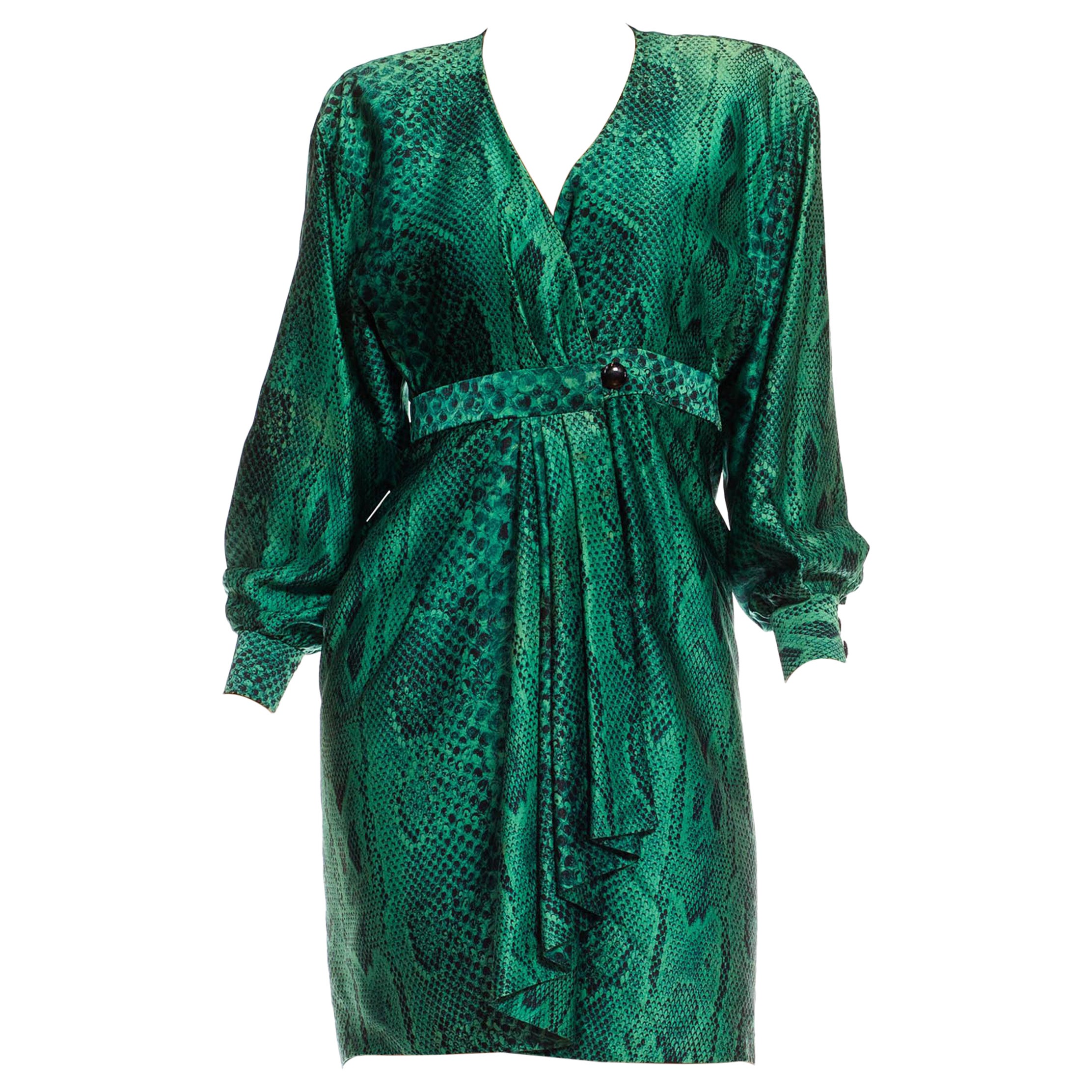 1980S Martha’S Emerald Green Snake Print Silk Satin Long Sleeved Wrap Cocktail  For Sale