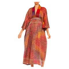 MORPHEW COLLECTION Mehrfarbiger Kaftan aus Seide in Metallic-Gold mit Blattdruck Fr