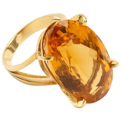 Vintage 18 Karat Yellow Gold and Oval Brilliant Cut Citrine Cocktail Ring 