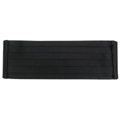 Saint Laurent - Ceinture noire classique de smoking plissée en satin de soie avec ceinture à col bénitier Taille Medium