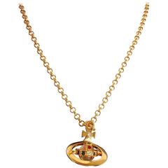 MINT. Used Vivienne Westwood classic crown shape golden chain necklace.