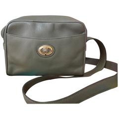 Retro Burberry khaki leather shoulder bag with the iconic brown nova check