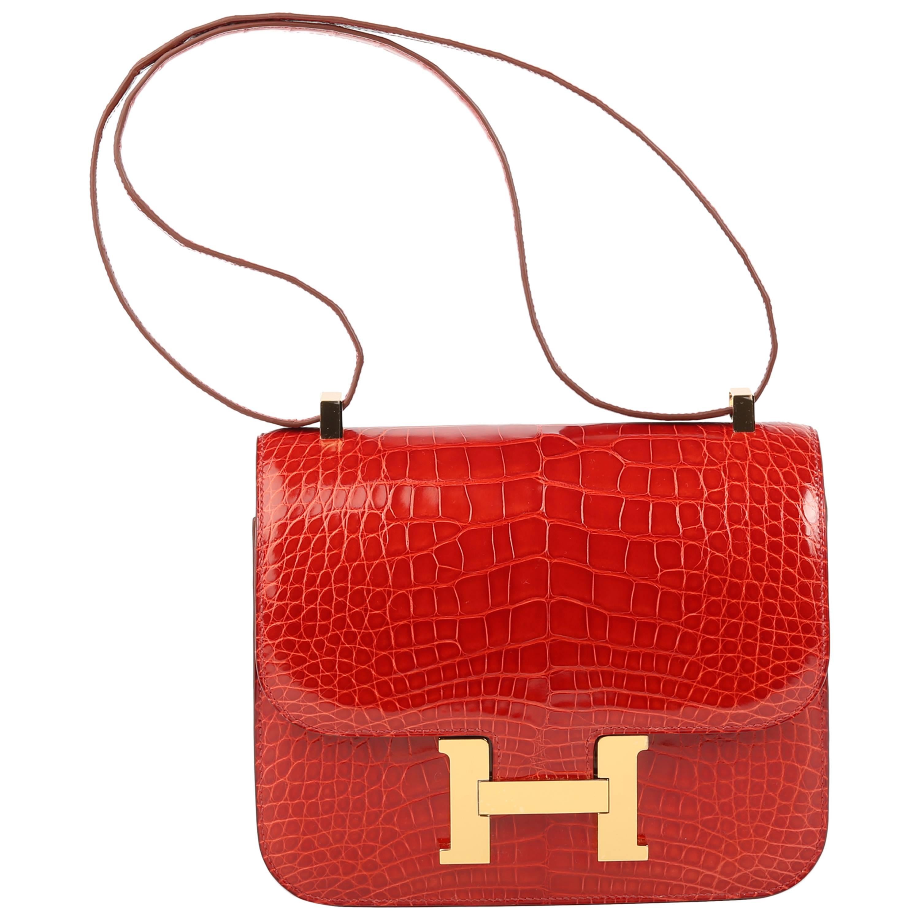 Hermes Constance Sanguin 24 cm Niloticus Shiny Crocodile with Gold HDW For Sale