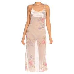 1990er Weißer & rosafarbener Polyester-Satin- Mieder und durchsichtiger Chiffon-Slip mit Blumenschliff