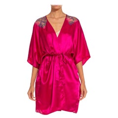 1980S Magenta Polyester Satin Lace Shoulder Trim Robe