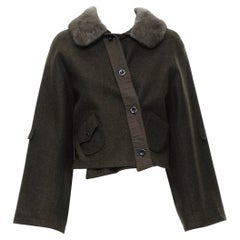 MIU asymmetrische Jacke mit breiten Ärmeln und grünem Wollpelzkragen IT38 XS