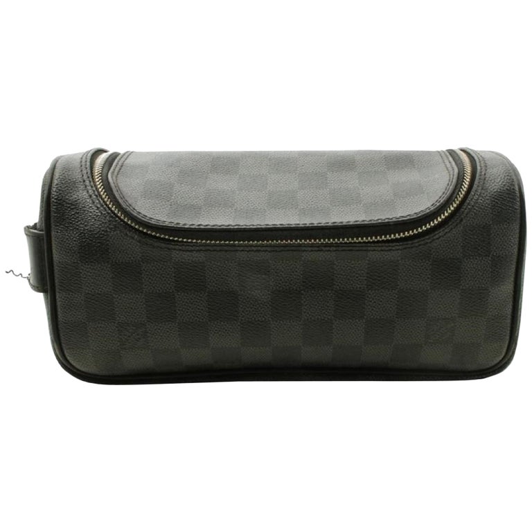 Louis Vuitton Damier Graphite Toiletry Pouch Dopp Kit 2JLV105 For Sale at  1stDibs