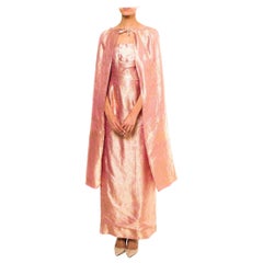 Trägerloses Kleid aus rosa Seide und goldenem Lamé-Jacquard aus den 1960er Jahren mit abnehmbarem Rockumhang