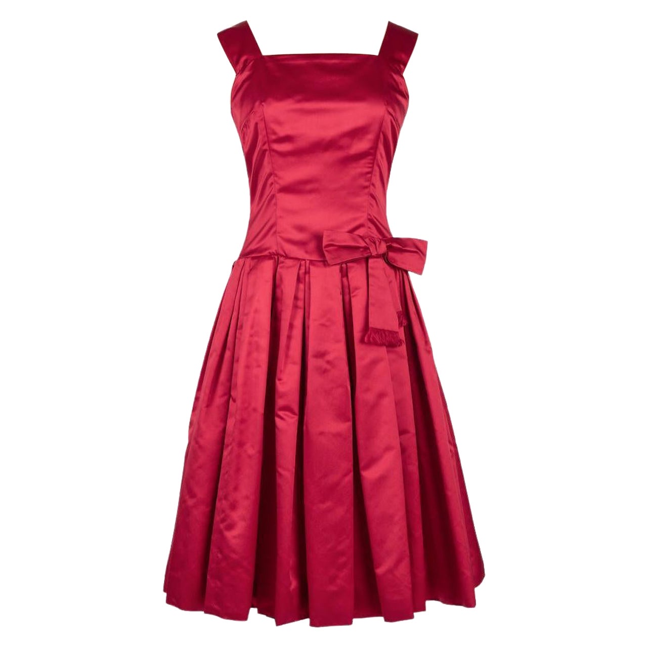Von Fürstenberg Munich 1950s Bow Embellished Red Silk Couture Cocktail Dress For Sale