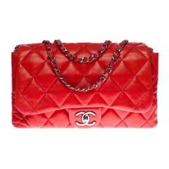 Amazing Chanel  Classic shoulder Flap bag in red quilted lambskin leather , SHW