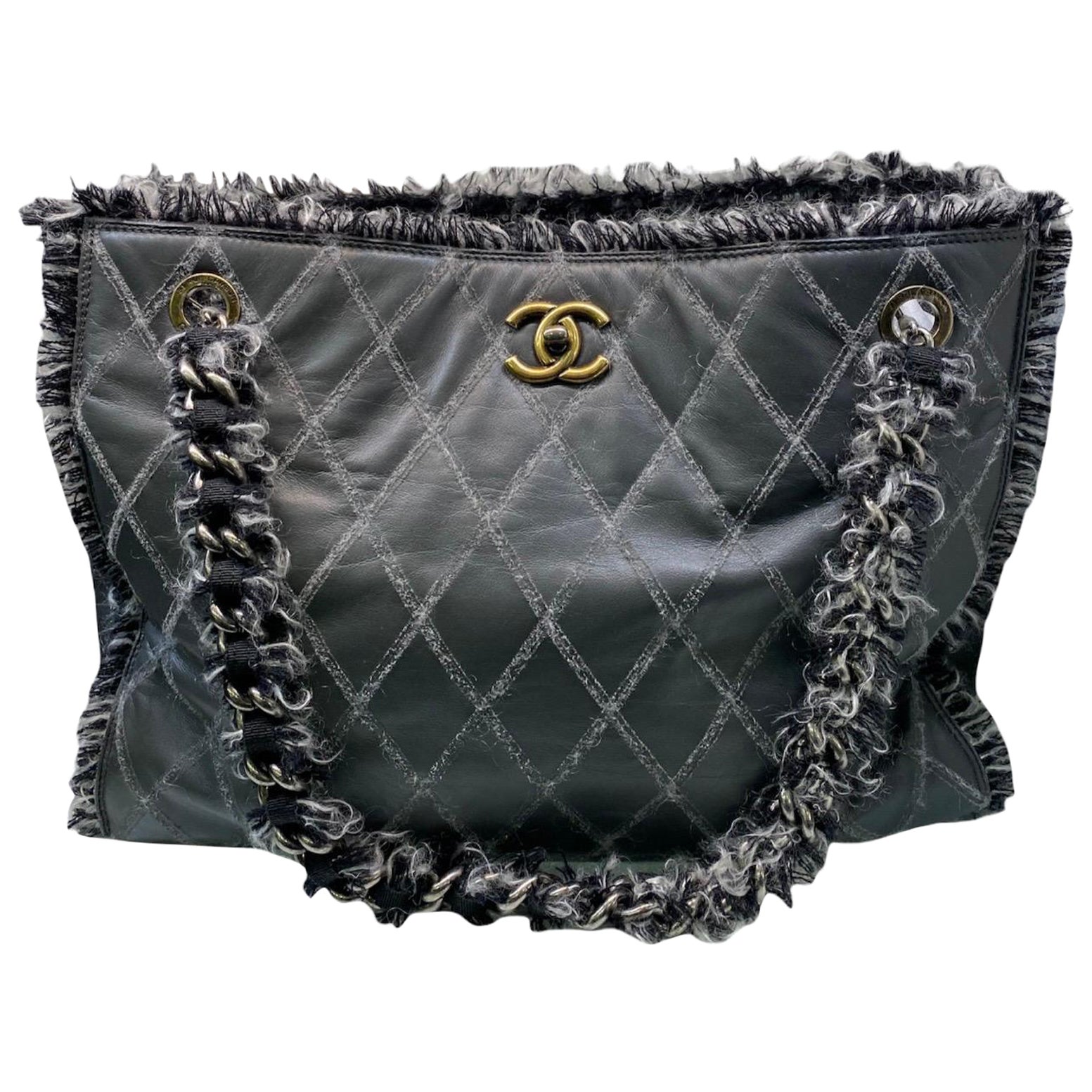 Chanel 2.55 Caviar Medium Classic Double Flap Bag black/gold at