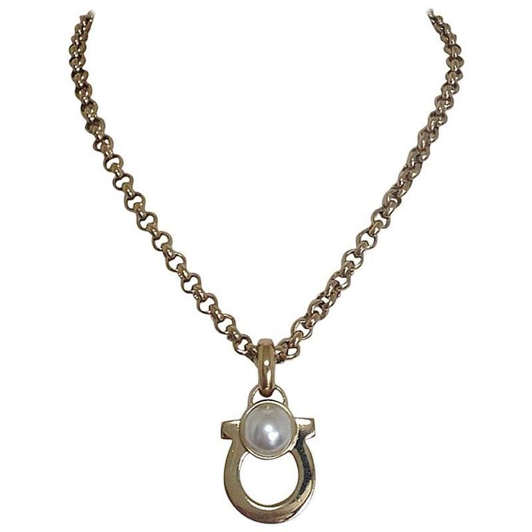 Salvatore ferragamo shop pearl necklace