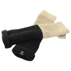 Vintage Chanel Black x Beige Wool Arm Wamer Fingerless Gloves