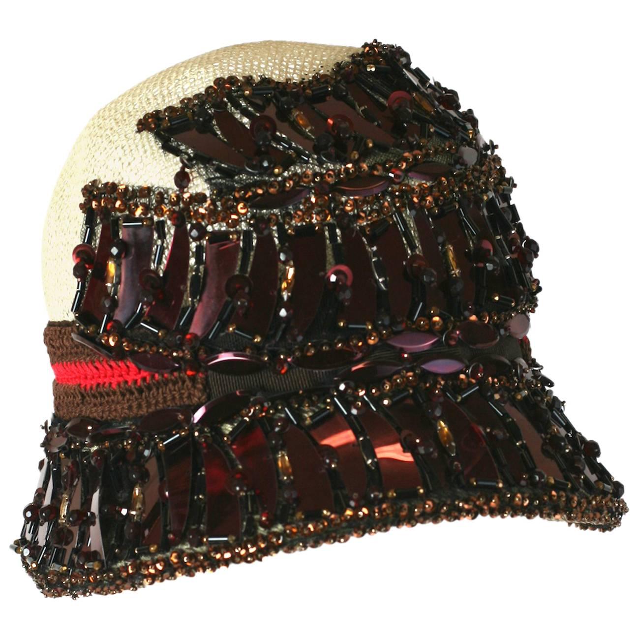 Aufwendiger Cloche-Hut mit Perlen und Applikationen von Prada, Frühjahr 2005 im Angebot
