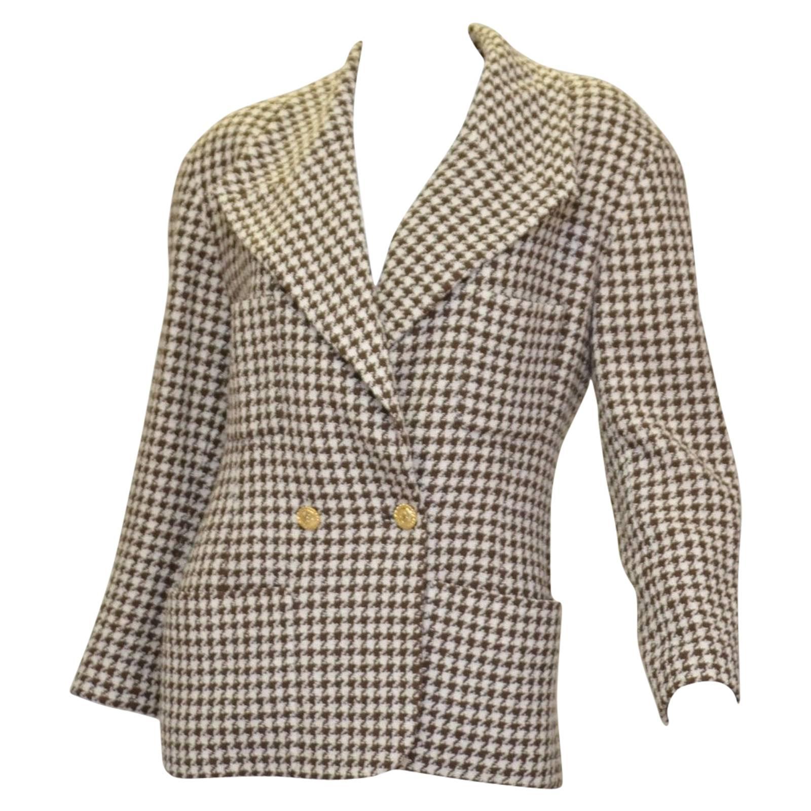 Chanel Boutique Vintage Houndstooth Jacket Gold CC Logo Buttons