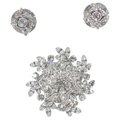 1950er/1960er Weiss Klar Strass Brosche und Ohrring Set