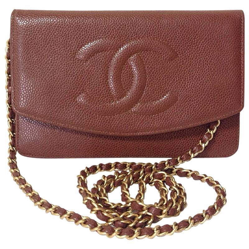 MINT. Vintage CHANEL brown caviar shoulder clutch chain bag, iPhone, wallet. For Sale