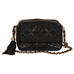 Chanel - Mini sac pour appareil photo à franges intemporel, vintage, en cuir d'agneau matelassé noir