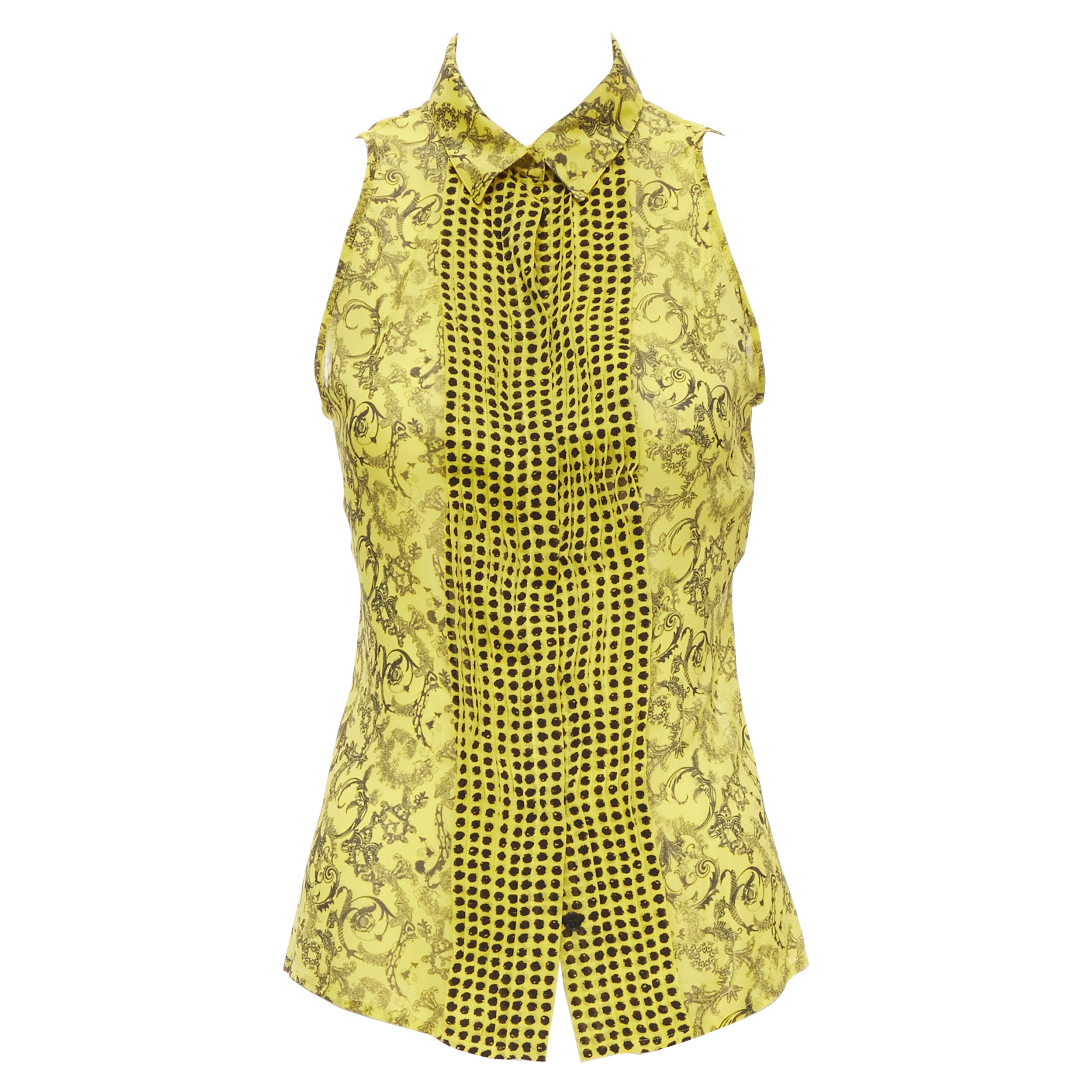 VERSACE Gelbes ärmelloses Hemd aus Seide mit Barockdruck und Tupfenbesatz am Kragen IT40 im Angebot