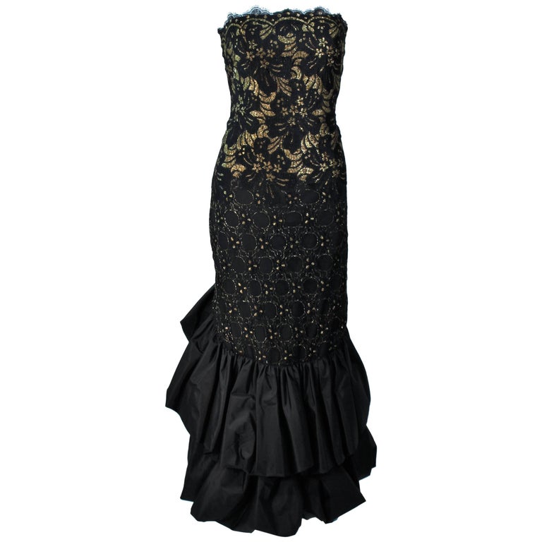 TRAVILLA Black and Gold Lace Gown with Puffed Hem and Scallop Edge Size 6  For Sale at 1stDibs | scallop gown, black and gold combination dress, gold  and black combination dress