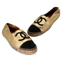 Chanel Espadrille 37 Crinkled Suede Leather Runway Rare CC Flats CC-0321N-0074