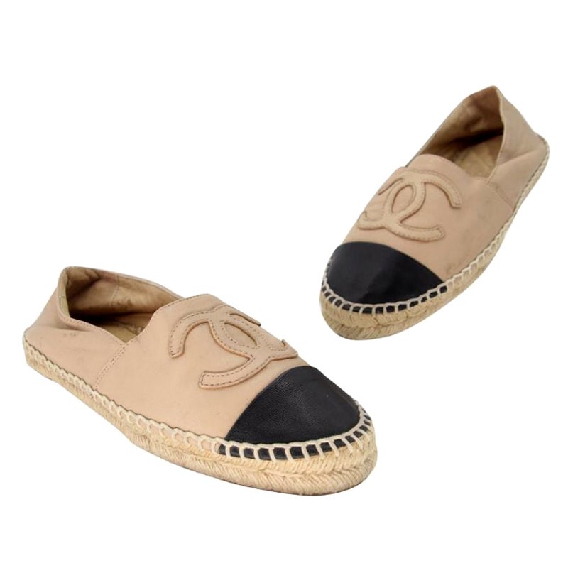Chanel Embroidered Espadrille 37 Leather CC Cap Toe Flats CC-0803N-0006 For Sale