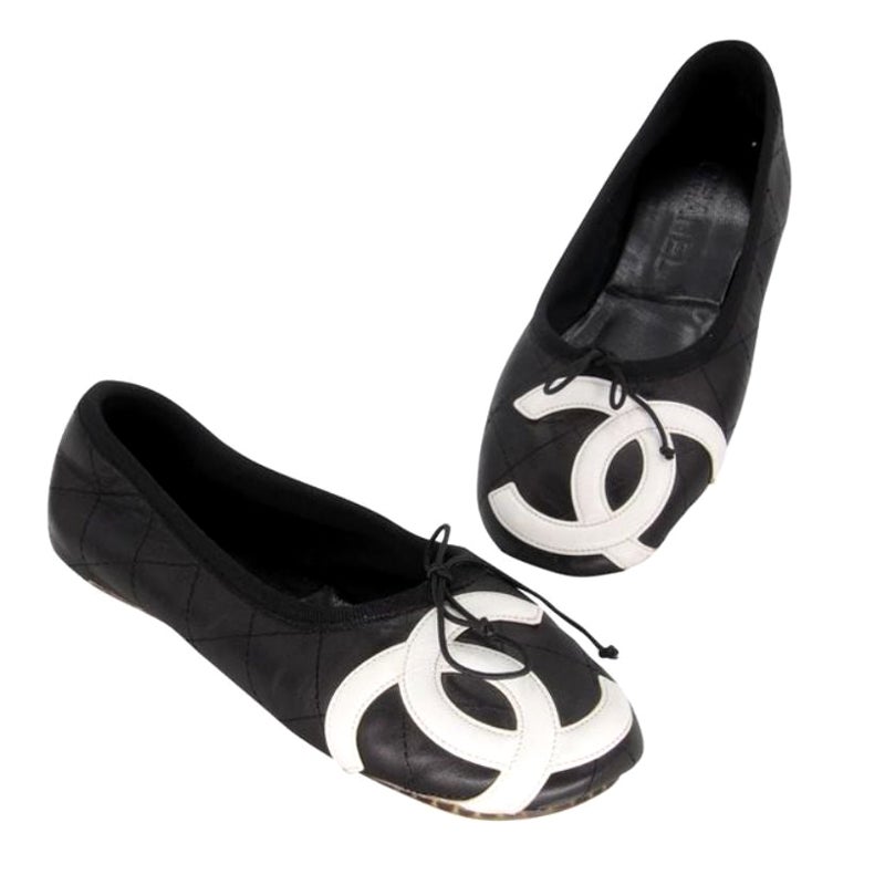 Chanel Black Noir Swan Lambskin Ballerina Ballet Flats 35 For Sale