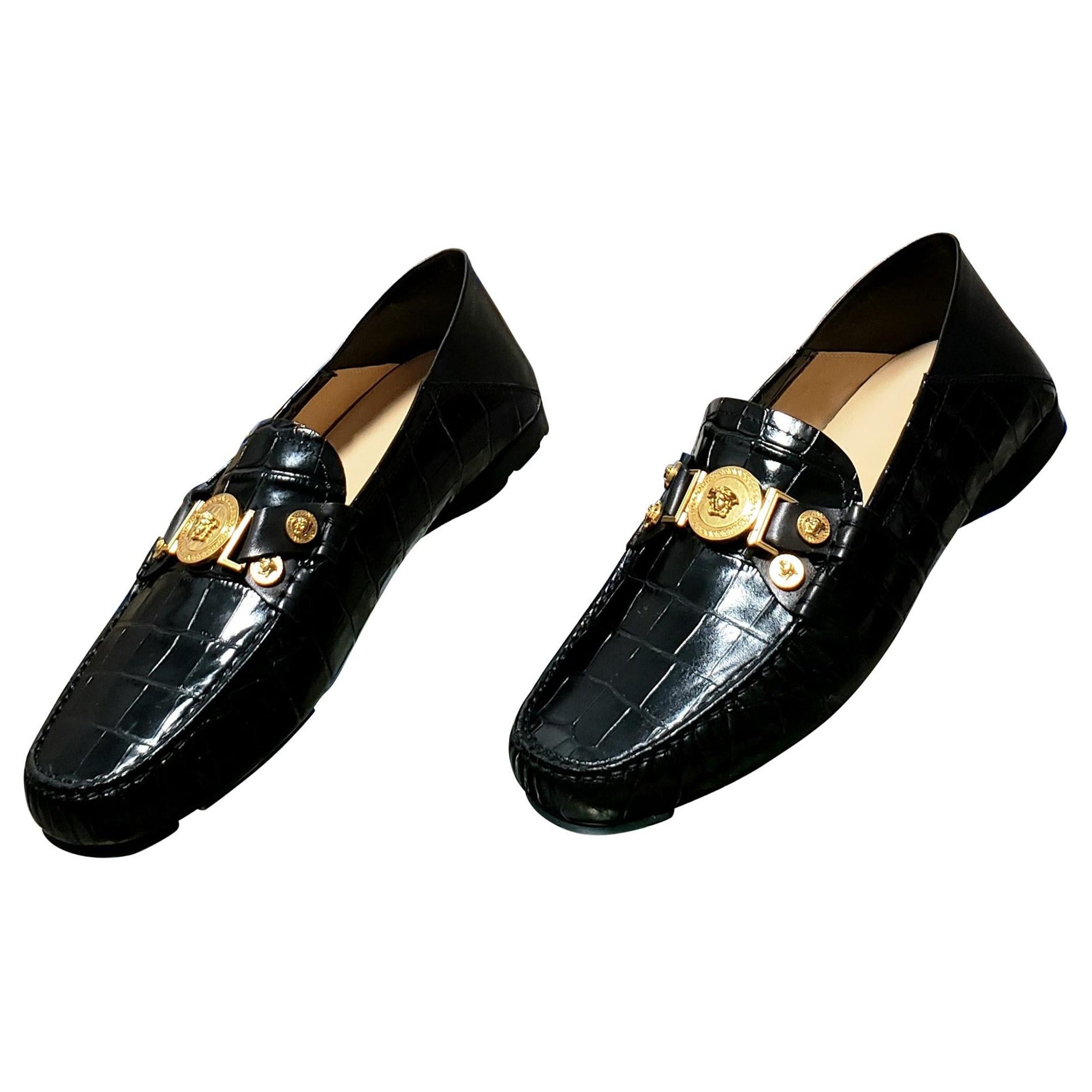 Versace - Chaussures de ville en cuir crocodile à talons, noires, état  neuf, 39,5 - 6,5 sur 1stDibs
