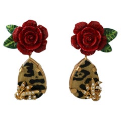 Dolce & Gabbana
gold-tone brass clip-on earrings
embellished with maroon
